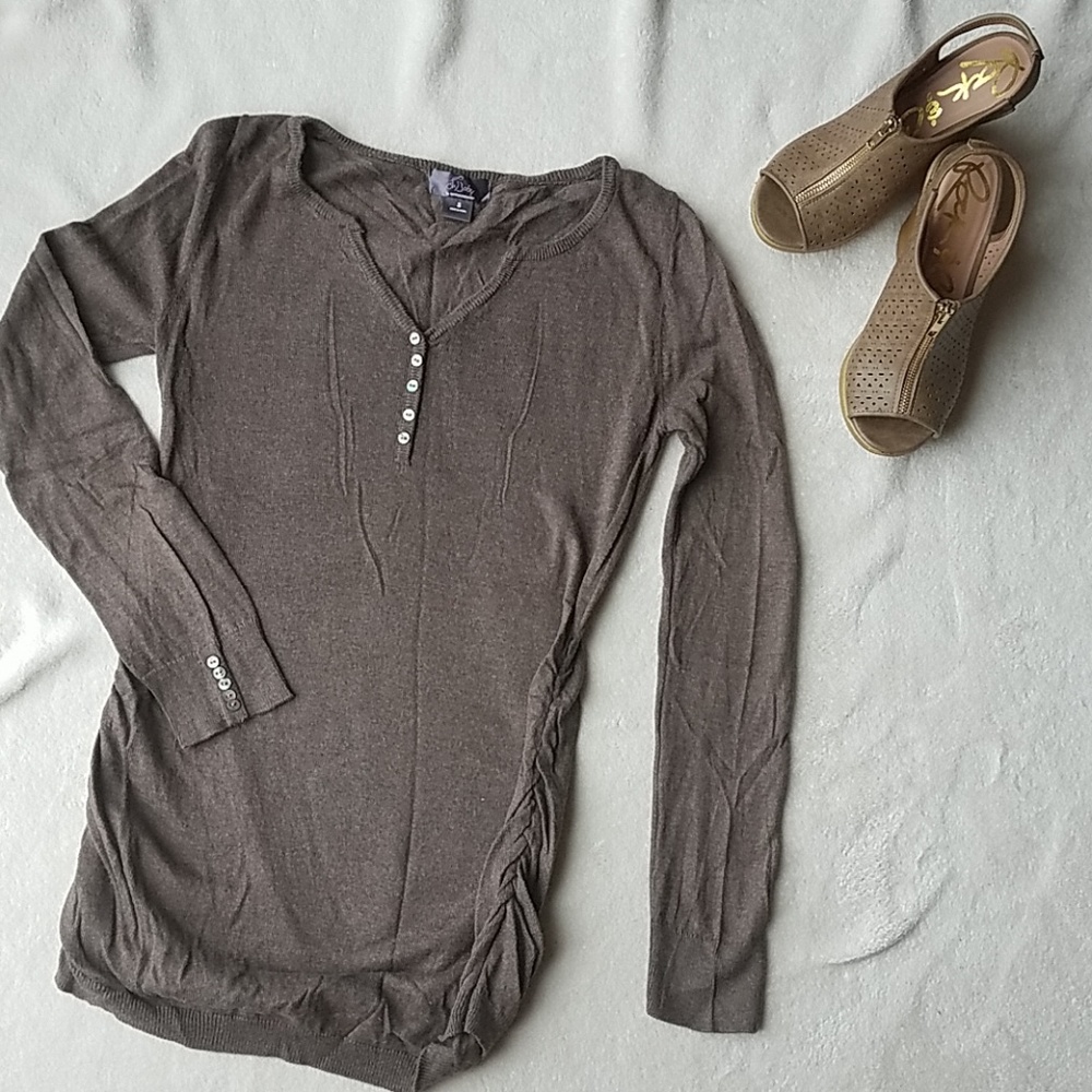 🐣 OH BABY Henley Maternity Top